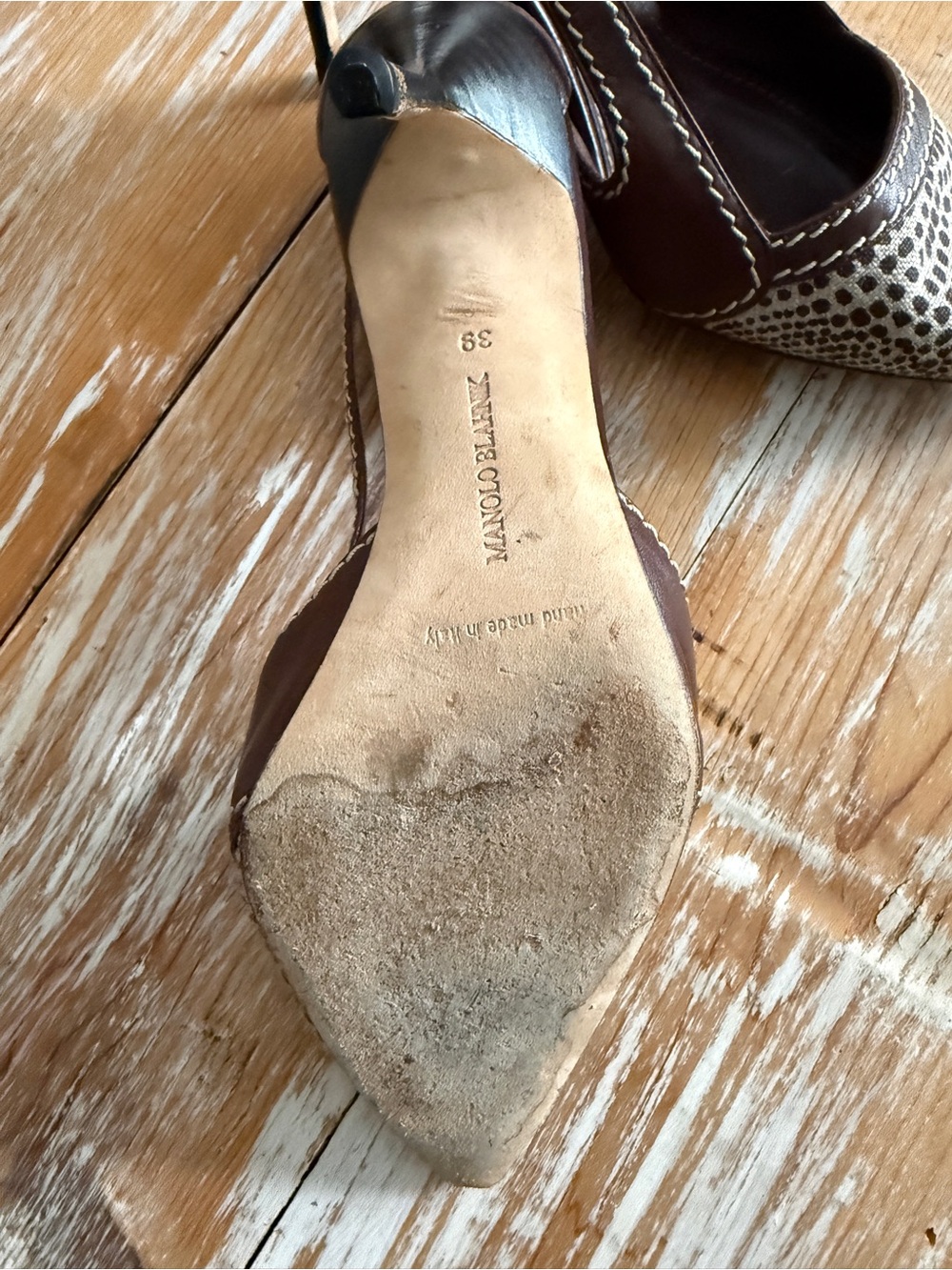Manolo Blahnik Brown Spotted Canvas & Leather Slingback Pumps 38 - Picture 7 of 16